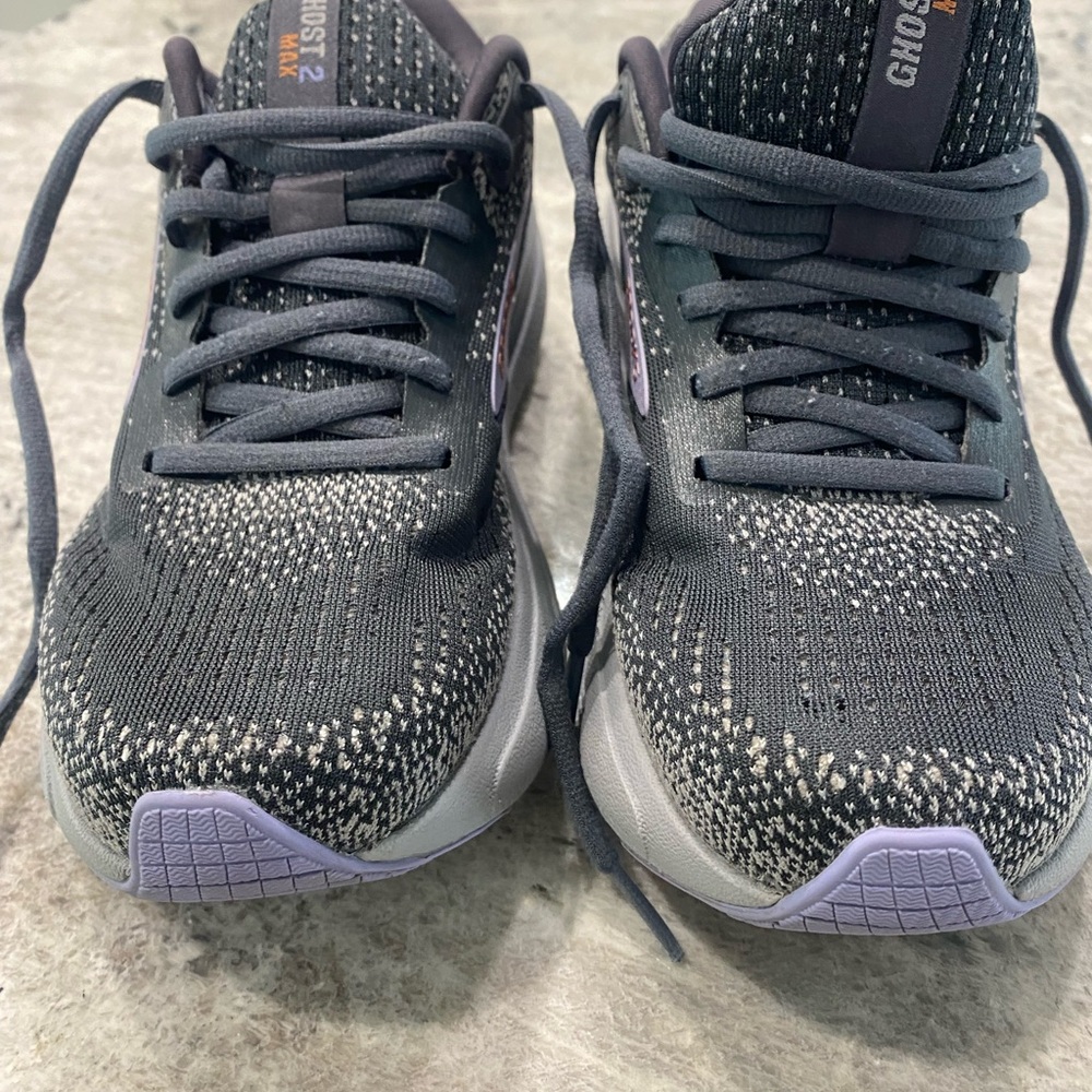 Brooks Ghost Max 2 Running Shoe Woman Size 6